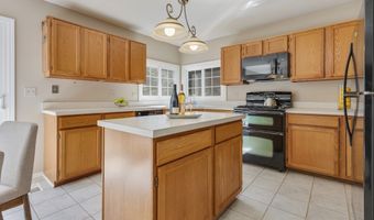 1370 Yellowstone Pkwy, Algonquin, IL 60102
