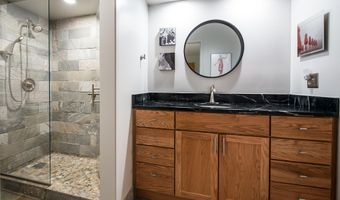2 Haverhill Ct, Ann Arbor, MI 48105