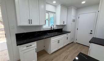 21975 Mohican, Apple Valley, CA 92307