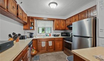 403 Commonwealth Ave, Warwick, RI 02886