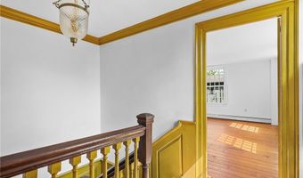 57 Farewell St, Newport, RI 02840