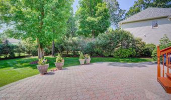 88 Vanderveer Dr, Basking Ridge, NJ 07920