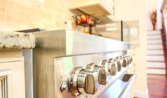 7313 BYRNELEY Ln, Annandale, VA 22003