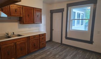 1535 E 13th St, Des Moines, IA 50316