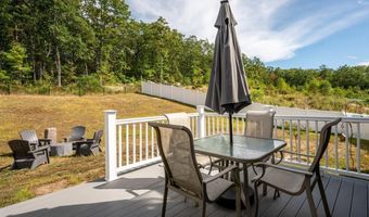 24 Kendall Ln, Raymond, NH 03077