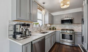 56 Marlin Ct, Bayville, NJ 08721