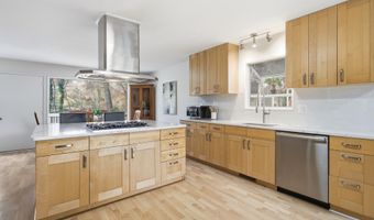 4024 IVA Ln, Annandale, VA 22003