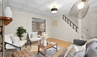 2703 Burham St, Airville, PA 15203