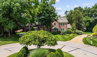 14 Cambridge Circle Ct, Ballwin, MO 63011
