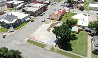 140 E 10th St, Baxter Springs, KS 66713