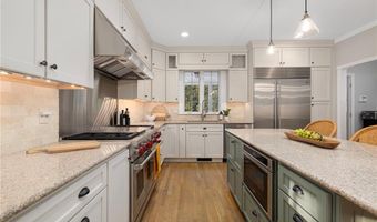 5 Morgan Ct, Lincoln, RI 02865