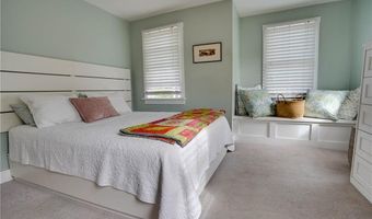 45 Burnside Ave, Newport, RI 02840