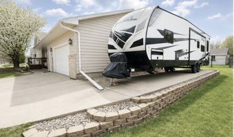 1234 Pinewood Ln, Aberdeen, SD 57401