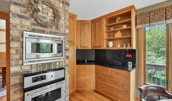 1323 Scott Cir, Ames, IA 50014
