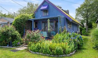 64 Burnside Ave, Narragansett, RI 02882
