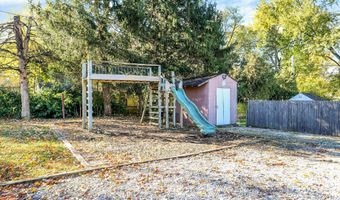 37 Maxwell Rd, Indianapolis, IN 46217