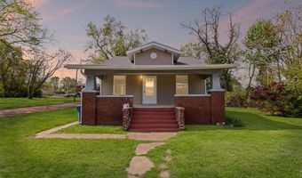 1129 E 7th St, Alton, IL 62002