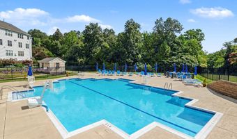 5438 SUMMER LEAF Ln, Alexandria, VA 22312
