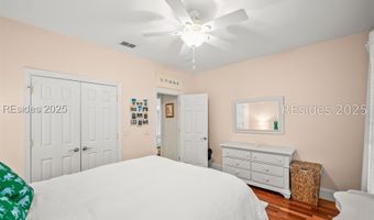 30 Dolphin Point Dr, Beaufort, SC 29907