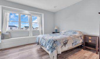 3 Drake Dr, Bayville, NJ 08721