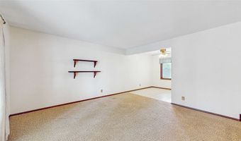 512 12th Ave NW, Altoona, IA 50009
