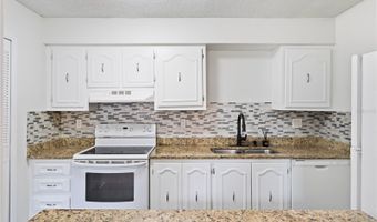 500 ORANGE Dr 10, Altamonte Springs, FL 32701