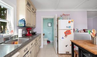 88 Lincoln Ave, East Providence, RI 02915