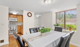 10 Rockingham Ct, Bedford, NH 03110