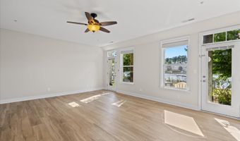 10900 HOLYSTONE Ln 202, Berlin, MD 21811