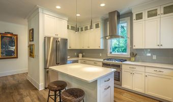 19 11th St, Apalachicola, FL 32320
