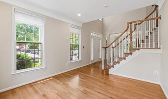 21565 CENTER POINT Cir, Ashburn, VA 20147
