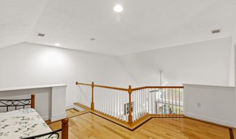 13 Laurel Hill Ct 13, Bourne, MA 02532