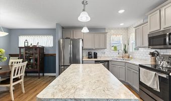707 18th St SE, Altoona, IA 50009