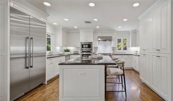 2011 Canyon Rd, Arcadia, CA 91006