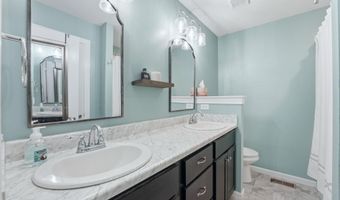 713 Bailey Ct, Angola, IN 46703