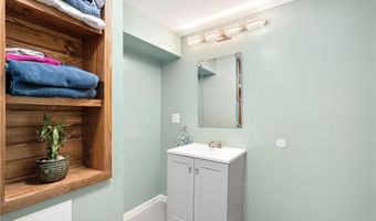 2104 W Oakland Ave, Austin, MN 55912
