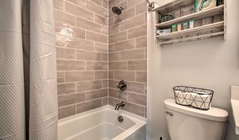 4082 Cardinal St, Bay St. Louis, MS 39520