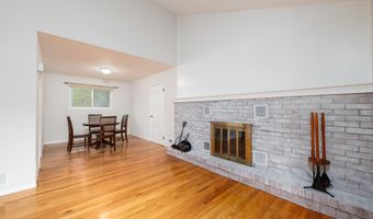540 Sherman Ave, Belford, NJ 07718