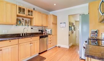 1708 N CAMERON St, Arlington, VA 22207