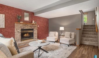 1601 E Keystone Dr, Brandon, SD 57005