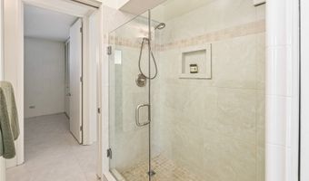 1160 Ala Napunani St 806, Honolulu, HI 96818