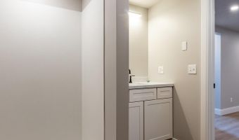 162 Waldo Ave, Belfast, ME 04915