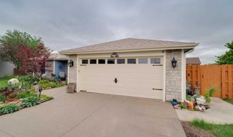 927 Jasara Cir, Baldwin City, KS 66006