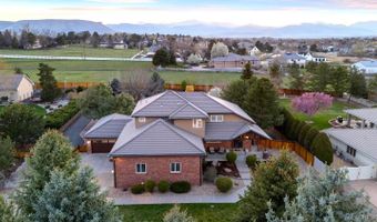 5925 Zinnia Ct, Arvada, CO 80004