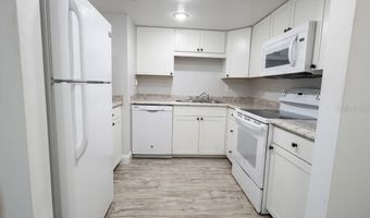 924 LAKE DESTINY Rd E, Altamonte Springs, FL 32714