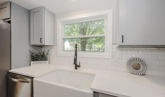 32 Raymond Rd, Auburn, NH 03032