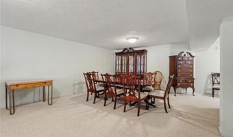 959 Grand View Ln, Aurora, OH 44202