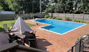 4 Norton Dr, Cumberland, RI 02864