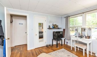 16 Clark Island Rd, Amherst, NH 03031