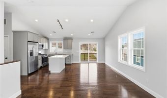 29 Calumet Ave, Johnston, RI 02919